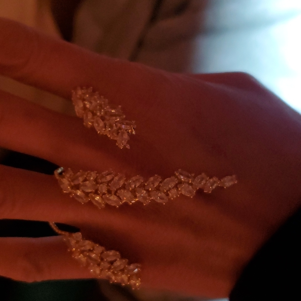 Jewelry - Picture 3 of 4